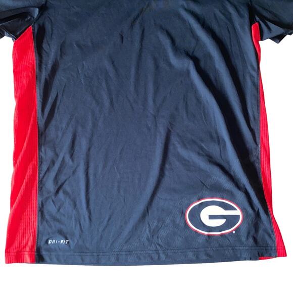 Nike Dri-Fit Georgia Dawgs Short Sleeve Pullover Shirt with mesh sides red/black - Picture 3 of 6